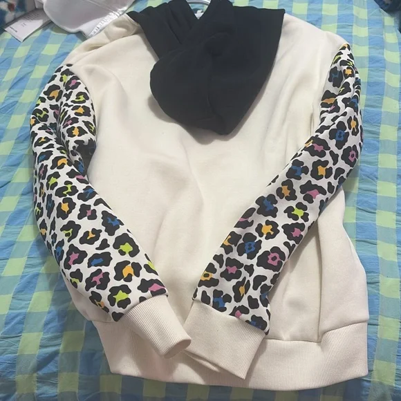 Converse Sweater - Picture 3 of 3